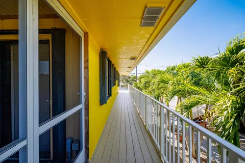 Exterior - 29183 Cedar Dr, Big Pine Key, FL 33043 photo 8 of 12