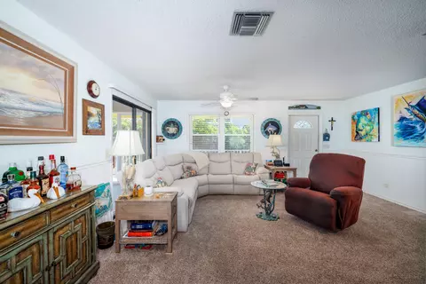 Living - 29183 Cedar Dr, Big Pine Key, FL 33043 photo 2 of 2