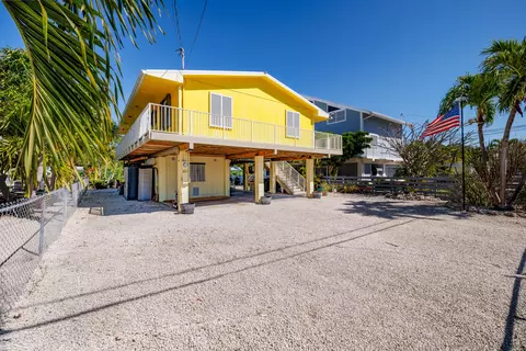 Exterior - 29183 Cedar Dr, Big Pine Key, FL 33043 photo 2 of 12