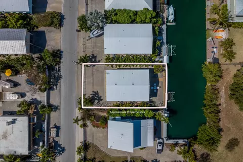 View/Area - 29183 Cedar Dr, Big Pine Key, FL 33043 photo 6 of 10