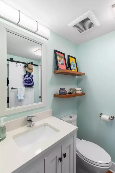 Bath - 617 Fleming St #4, Key West, FL 33040 photo 2 of 5