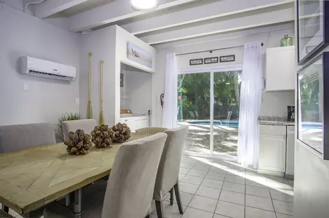 Dining - 901 46th St, Marathon, FL 33050 photo 6 of 7