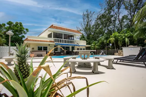 901 46th St, Marathon, FL 33050