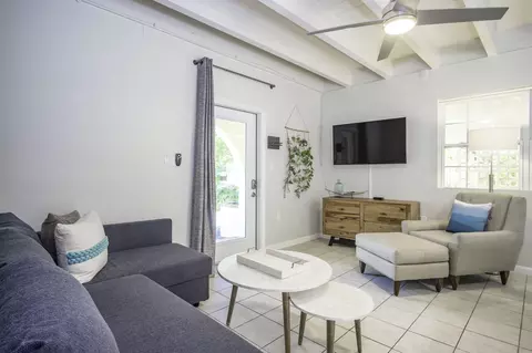 Living - 901 46th St, Marathon, FL 33050 photo 10 of 12