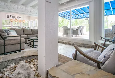 Living - 901 46th St, Marathon, FL 33050 photo 2 of 12