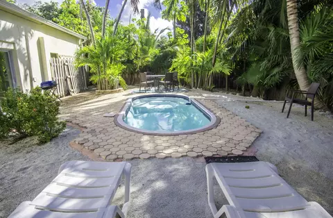 Exterior - 901 46th St, Marathon, FL 33050 photo 13 of 16