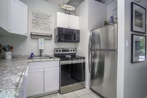 Kitchen - 901 46th St, Marathon, FL 33050 photo 5 of 6