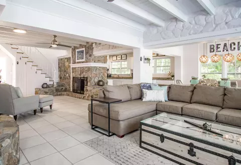 Living - 901 46th St, Marathon, FL 33050 photo 4 of 12