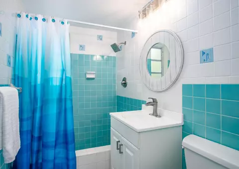 Bath - 901 46th St, Marathon, FL 33050 photo 1 of 4