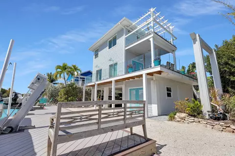 27372 W Indies Dr, Summerland Key, FL 33042