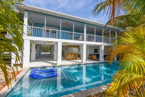 216 Newfound Blvd, Big Pine Key, FL 33043