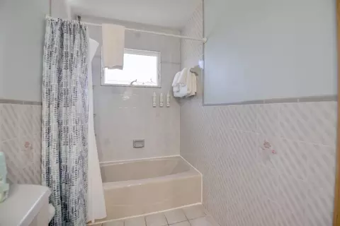 Bath - 216 Newfound Blvd, Big Pine Key, FL 33043 photo 2 of 2