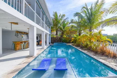 Exterior - 216 Newfound Blvd, Big Pine Key, FL 33043 photo 5 of 24