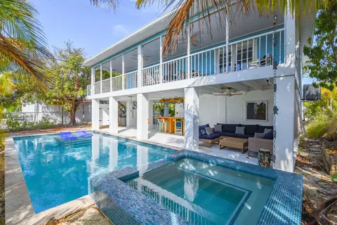 Exterior - 216 Newfound Blvd, Big Pine Key, FL 33043 photo 3 of 24