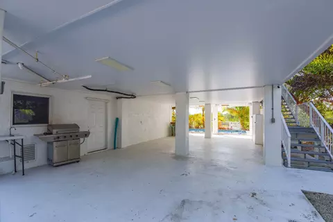 Exterior - 216 Newfound Blvd, Big Pine Key, FL 33043 photo 11 of 24