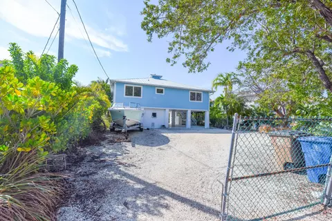 Exterior - 216 Newfound Blvd, Big Pine Key, FL 33043 photo 8 of 24