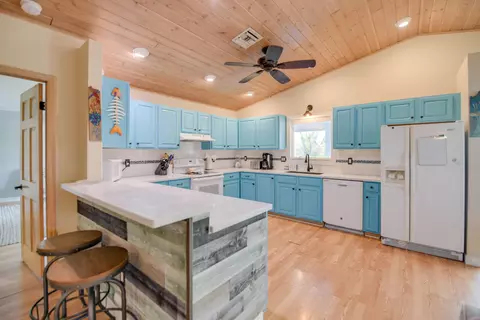 Kitchen - 216 Newfound Blvd, Big Pine Key, FL 33043 photo 3 of 3