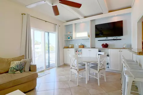 Living - Undisclosed, Marathon, FL 33050 photo 1 of 2