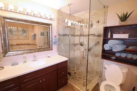 Bath - Undisclosed, Marathon, FL 33050 photo 2 of 4