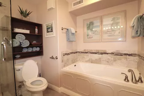 Bath - Undisclosed, Marathon, FL 33050 photo 1 of 4