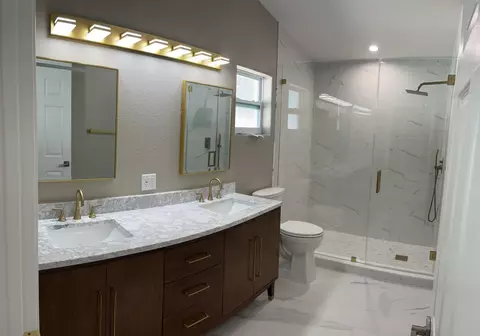 Bath - 32 Bonefish Ave, Key Largo, FL 33037 photo 6 of 9