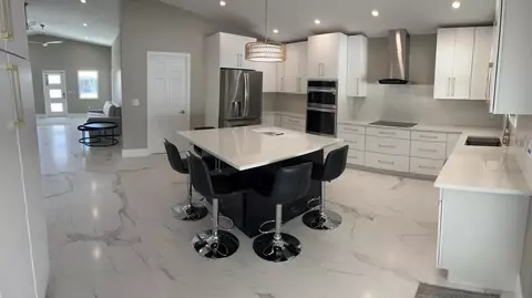Kitchen - 32 Bonefish Ave, Key Largo, FL 33037 photo 2 of 7