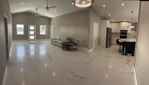 Living - 32 Bonefish Ave, Key Largo, FL 33037 photo 3 of 3