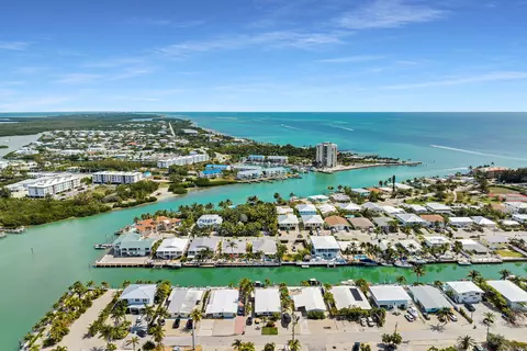 View/Area - 441 3rd St, Key Colony, FL 33051 photo 8 of 9