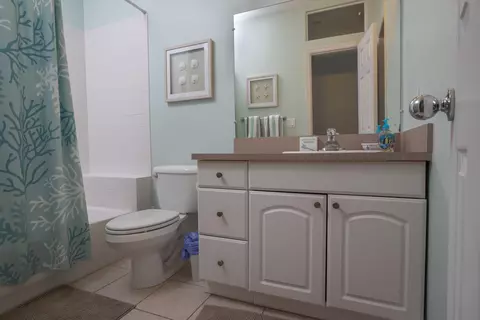 Bath - 441 3rd St, Key Colony, FL 33051 photo 3 of 3