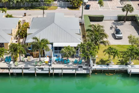 441 3rd St, Key Colony, FL 33051