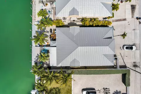 View/Area - 441 3rd St, Key Colony, FL 33051 photo 5 of 9