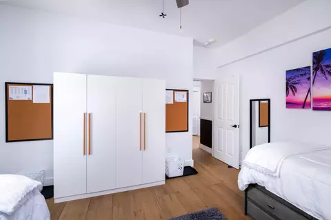 Bedroom - 55 Ocean Front Dr, Key Largo, FL 33037 photo 3 of 4