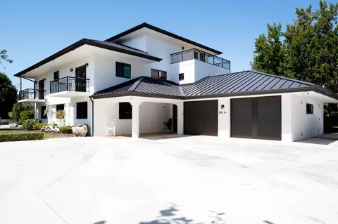 Exterior - 55 Ocean Front Dr, Key Largo, FL 33037 photo 3 of 21