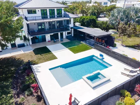 Exterior - 55 Ocean Front Dr, Key Largo, FL 33037 photo 18 of 21