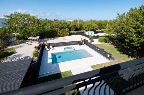 Exterior - 55 Ocean Front Dr, Key Largo, FL 33037 photo 17 of 21