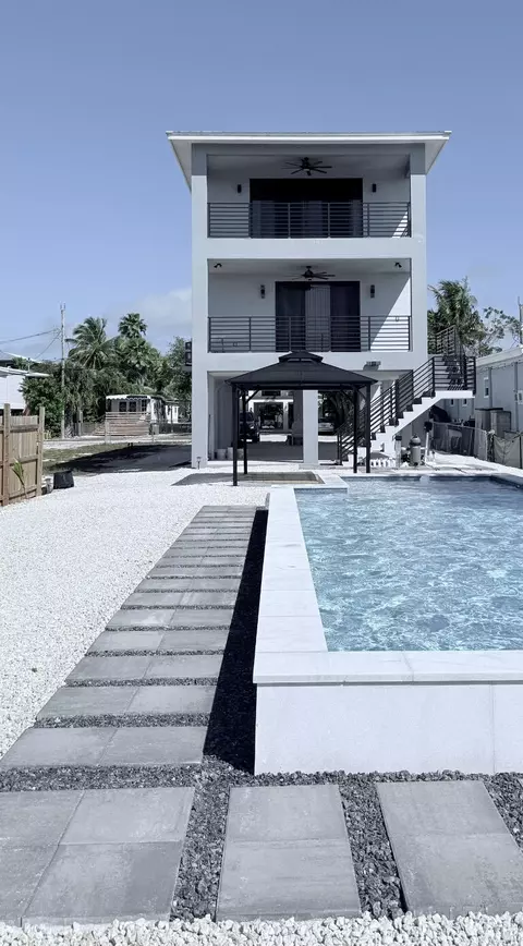 764 Michael Dr, Key Largo, FL 33037