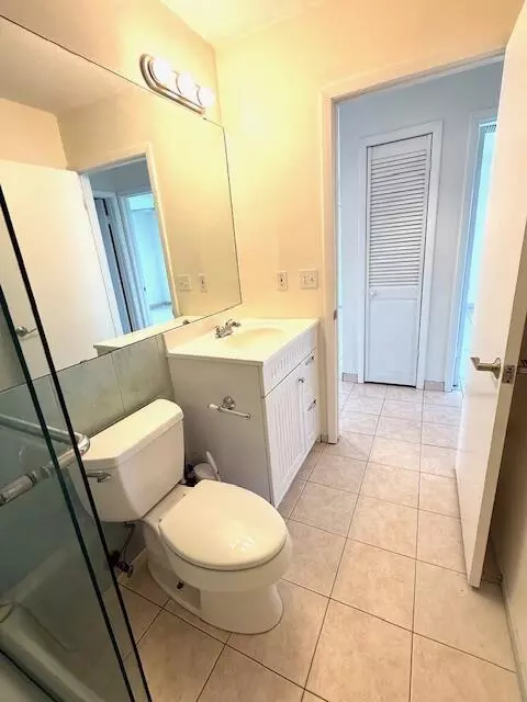Bath - 1297 73rd Street Ocean Street Ocean, Marathon, FL 33050 photo 2 of 2