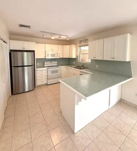 Kitchen - 1297 73rd Street Ocean Street Ocean, Marathon, FL 33050 photo 1 of 9