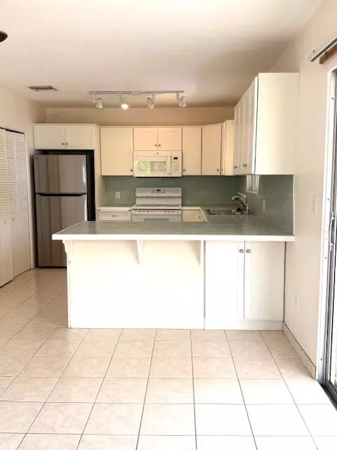 Kitchen - 1297 73rd Street Ocean Street Ocean, Marathon, FL 33050 photo 9 of 9
