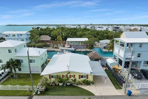 712 Grouper Ln, Key Largo, FL 33037