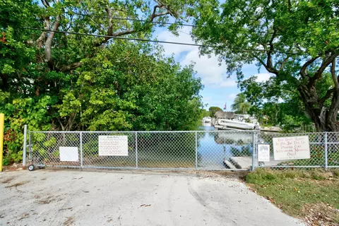 129 Pirates Dr, Key Largo, FL 33037 photo 40