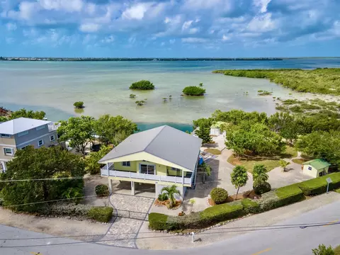 1232 W Shore Dr, Big Pine Key, FL 33043