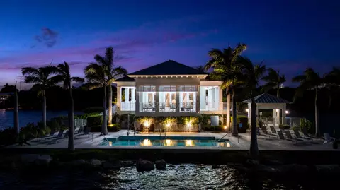 Exterior - 19 W Playa Largo Blvd, Key Largo, FL 33037 photo 11 of 17