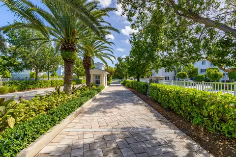 View/Area - 19 W Playa Largo Blvd, Key Largo, FL 33037 photo 3 of 4