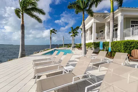 Exterior - 19 W Playa Largo Blvd, Key Largo, FL 33037 photo 7 of 17