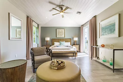 Bedroom - 19 W Playa Largo Blvd, Key Largo, FL 33037 photo 1 of 5