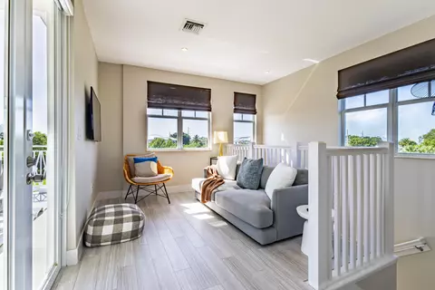 Living - 19 W Playa Largo Blvd, Key Largo, FL 33037 photo 1 of 2