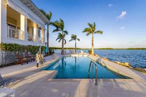 Exterior - 19 W Playa Largo Blvd, Key Largo, FL 33037 photo 5 of 17