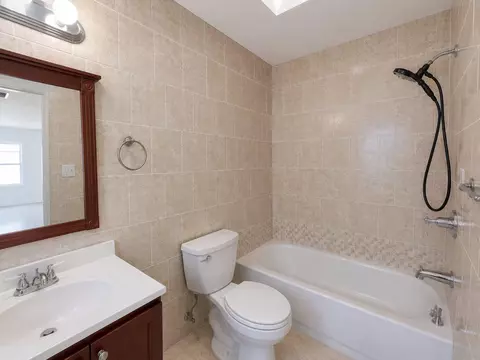 Bath - 1262 Marlin Dr, Marathon, FL 33050 photo 2 of 2