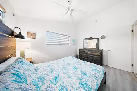 Bedroom - 340-350 E Ocean Dr #KEY colony, Key Colony Beach, FL 33051 photo 6 of 15